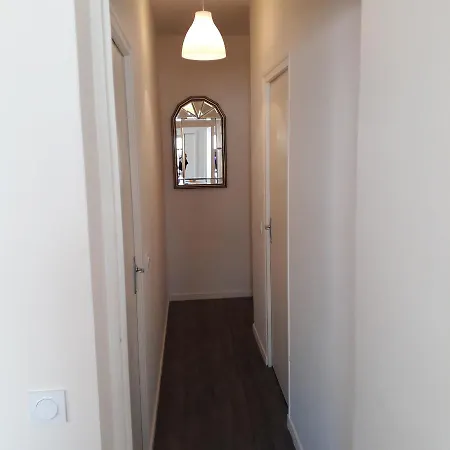 Apartment De 35 M2,avec Terrasse Et Vue Sur La Mer *